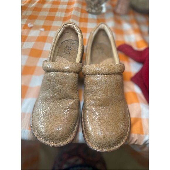 BOC Born Concept Womens Tan Pebbled Leather Round Toe Slip On Clogs Size 8M - Picture 11 of 14